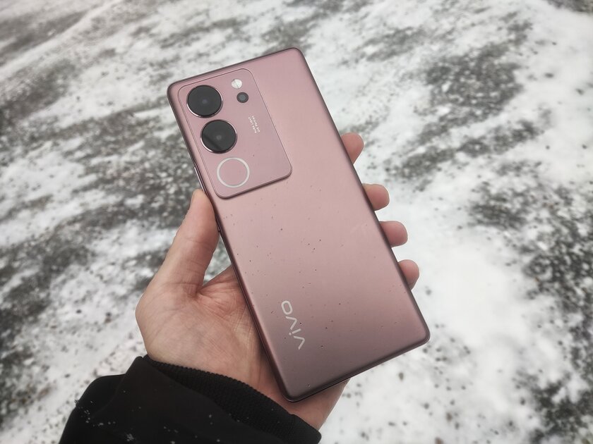 Мастер портретной фотографии с 12 ГБ ОЗУ и зарядкой 80 Вт: обзор Vivo 29