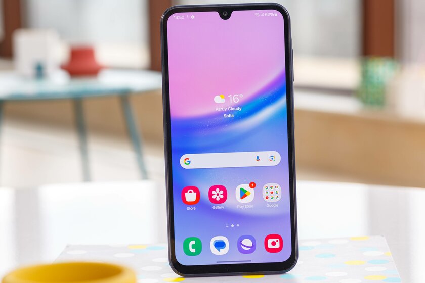 Дешёвый Samsung с полноценной, а не урезанной прошивкой — топ? Обзор Galaxy A15 (4G) — Дизайн. 1