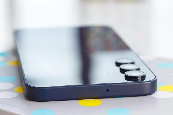 Дешёвый Samsung с полноценной, а не урезанной прошивкой — топ? Обзор Galaxy A15 (4G) — Дизайн. 5