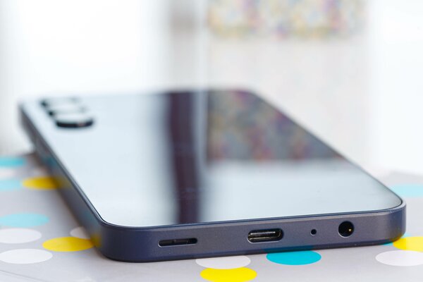 Дешёвый Samsung с полноценной, а не урезанной прошивкой — топ? Обзор Galaxy A15 (4G) — Дизайн. 6