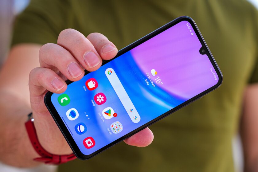 Дешёвый Samsung с полноценной, а не урезанной прошивкой — топ? Обзор Galaxy A15 (4G) — Дисплей. 1
