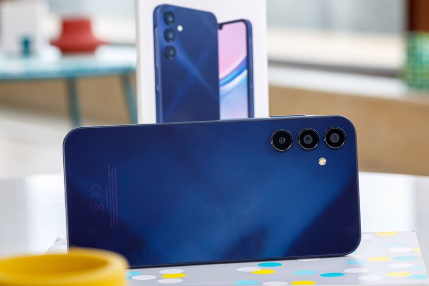 Дешёвый Samsung с полноценной, а не урезанной прошивкой — топ? Обзор Galaxy A15 (4G) — Отзыв. 1