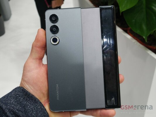 TECNO показала Phantom Ultimate: смартфон с выдвижным экраном