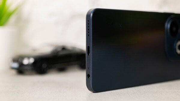 На что способен смартфон за 8 000 рублей: обзор Infinix Smart 8 Pro (тоже удивитесь) — Внешний вид и комплектация. 2