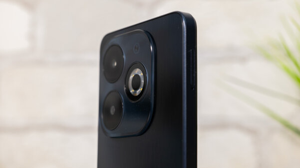 На что способен смартфон за 8 000 рублей: обзор Infinix Smart 8 Pro (тоже удивитесь) — Внешний вид и комплектация. 3
