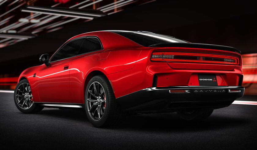 Dodge представила новый Charger: электрический, бензиновый и с необычным кузовом