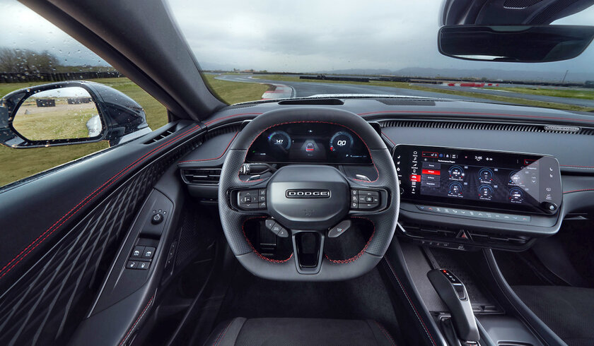 Dodge представила новый Charger: электрический, бензиновый и с необычным кузовом