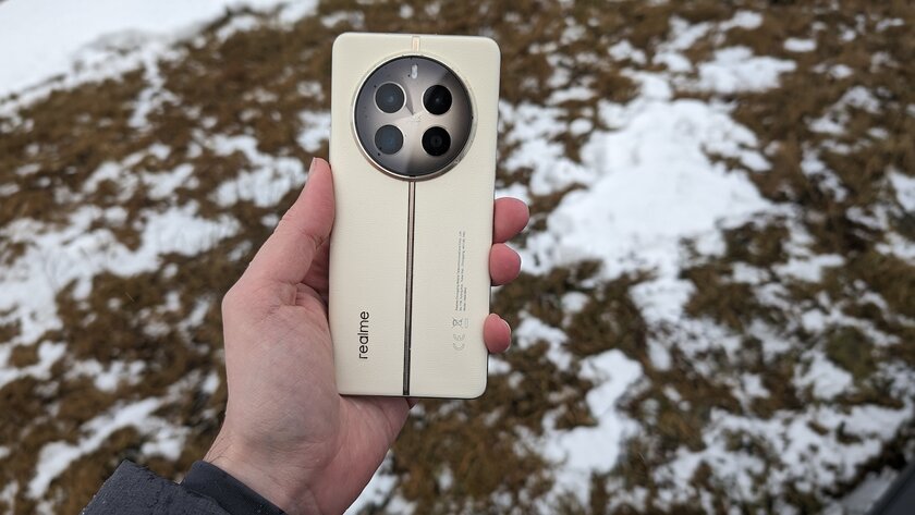 Приятный корпус, экран-водопад и достойная камера: первый взгляд на Realme 12 Pro+