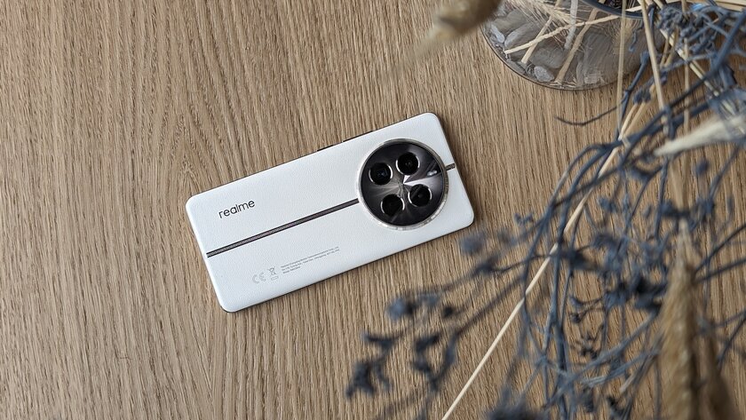 Приятный корпус, экран-водопад и достойная камера: первый взгляд на Realme 12 Pro+