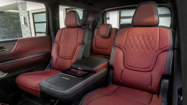 Представлен Infiniti QX80 2025: больше мощности, больше технологий и выше ценник