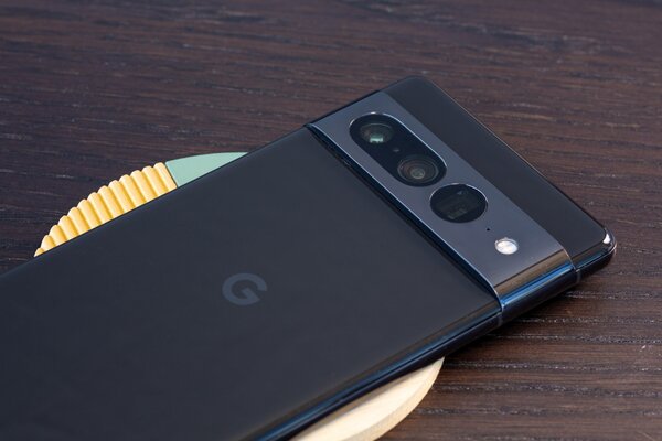 Рейтинг лучших смартфонов до 50000 рублей: какой купить в 2024 — 1. Google Pixel 7 Pro (12/128 ГБ). 3