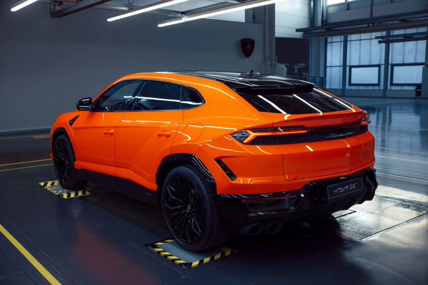 Lamborghini двигается в сторону электрификации: представлен гибридный Urus SE