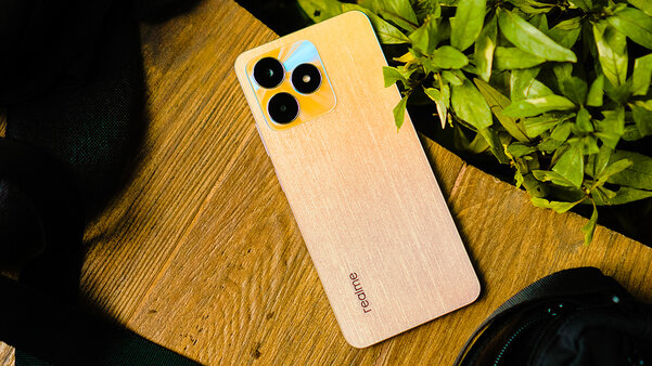 Рейтинг лучших смартфонов до 15 000 рублей: какой купить в июне 2024 — 5. Realme C53 (8/256 ГБ). 1
