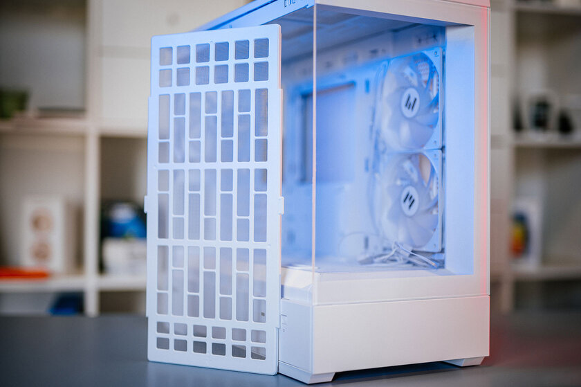 Обилие стекла, прочного металла и стиля: обзор полностью белого Zalman P30 White