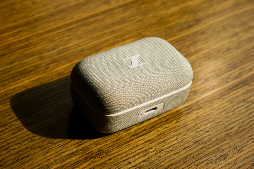 Sennheiser умудрилась сделать хорошо и плохо одновременно. Обзор MOMENTUM True Wireless 4 — Дизайн. 1