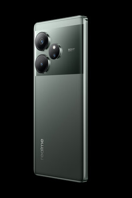 (Цены) В Россию привезли realme GT 6 и GT 6T с ярчайшими в мире экранами и первым в стране SD 8s Gen3