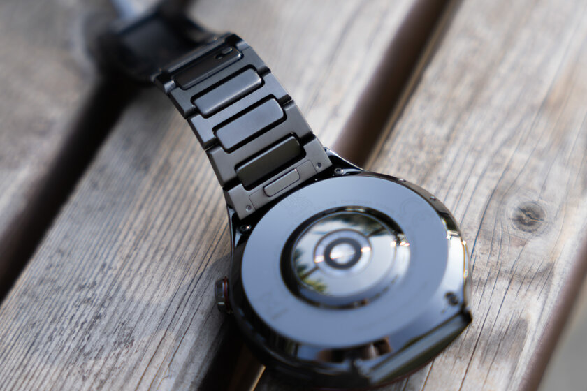 Титан делает лучше любые часы — смотрите сами. Обзор HUAWEI WATCH 4 Pro в космическом дизайне
