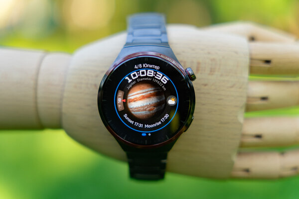 Титан делает лучше любые часы — смотрите сами. Обзор HUAWEI WATCH 4 Pro в космическом дизайне