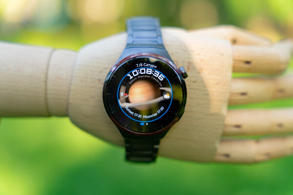 Титан делает лучше любые часы — смотрите сами. Обзор HUAWEI WATCH 4 Pro в космическом дизайне