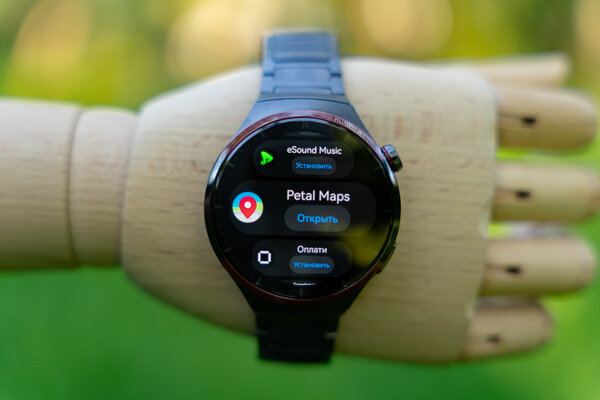 Титан делает лучше любые часы — смотрите сами. Обзор HUAWEI WATCH 4 Pro в космическом дизайне