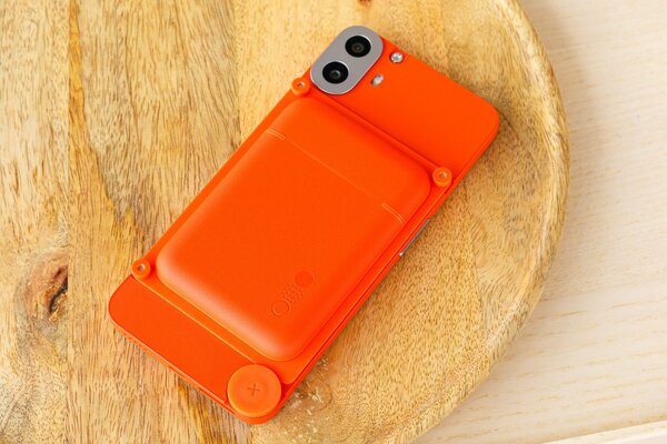 Обзор CMF Phone 1 от Nothing — разбираемый (!) дешевый смартфон без явных недостатков