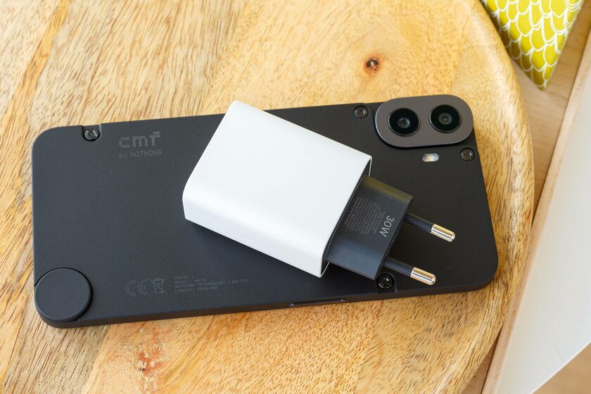 Обзор CMF Phone 1 от Nothing — разбираемый (!) дешевый смартфон без явных недостатков