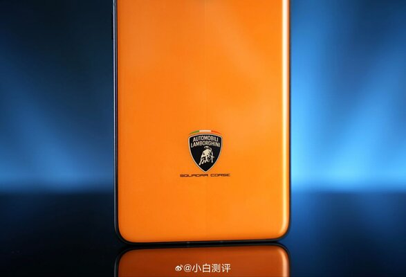 Redmi K70 Ultra Lamborghini Edition в оранжевом цвете