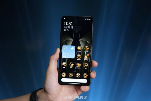 Redmi K70 Ultra Lamborghini Edition в оранжевом цвете