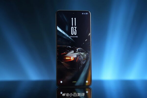 Redmi K70 Ultra Lamborghini Edition в оранжевом цвете
