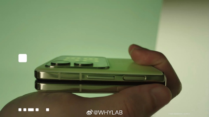 Huawei показала складной смартфон Nova Flip с квадратным экраном