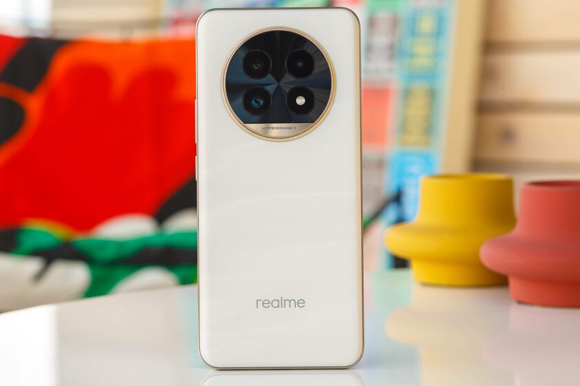 Обзор Realme 13 Pro+: редкая комбинация и хорошего дизайна, и удачной начинки — Дизайн. 1