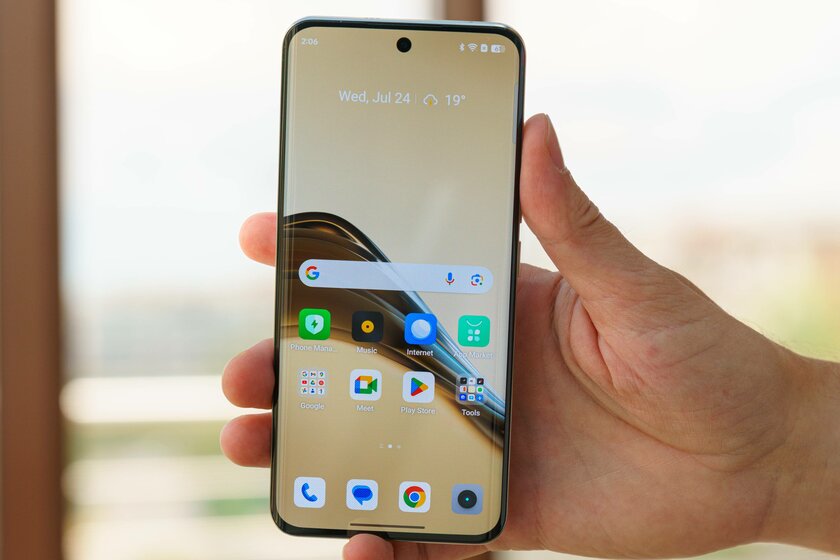 Обзор Realme 13 Pro+: редкая комбинация и хорошего дизайна, и удачной начинки — Дисплей. 1