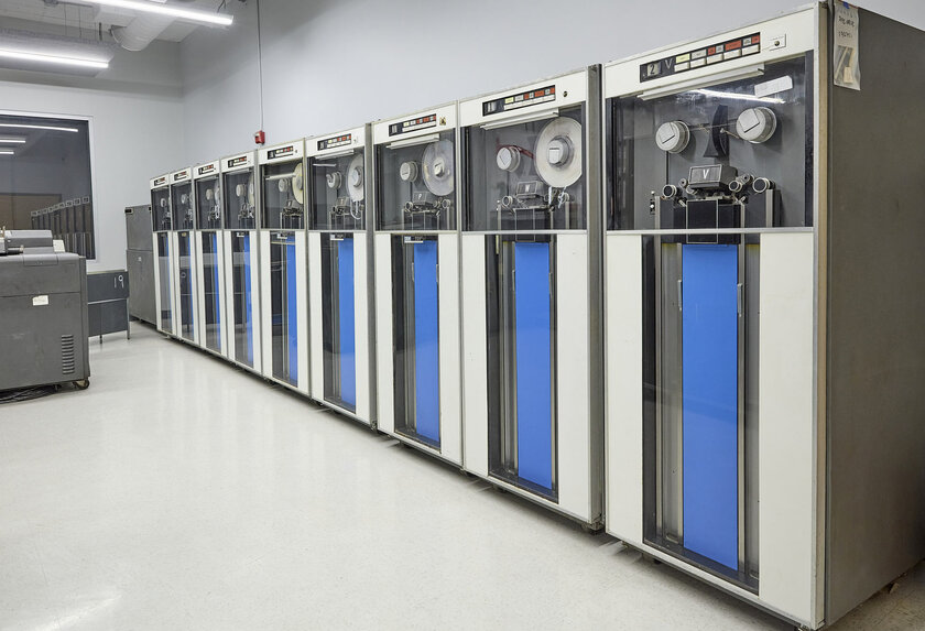На аукцион выставили IBM 7090: компьютер из 1959 года весит свыше 10 тонн и занимает целую комнату