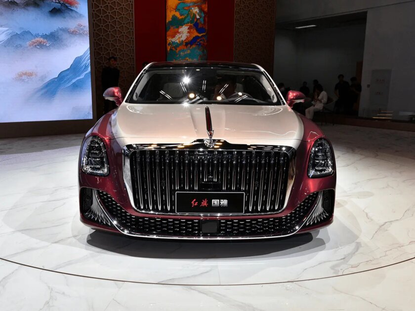 Mercedes-Maybach S-класса больше не нужны: в Россию привезут люксовые Hongqi
