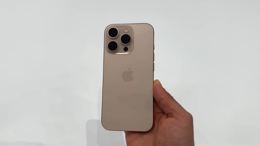 Все цвета iPhone 16 и 16 Pro вживую: сравнение расцветок на натуральных фото — Цвета iPhone 16 Pro и iPhone 16 Pro Max. 1
