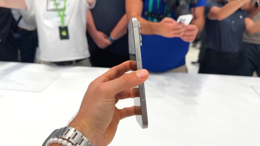 Все цвета iPhone 16 и 16 Pro вживую: сравнение расцветок на натуральных фото — Цвета iPhone 16 Pro и iPhone 16 Pro Max. 7