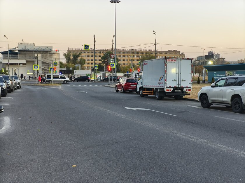 Этот Xiaomi разрывает шаблоны — намного дешевле конкурентов, но не хуже. Обзор Xiaomi 14T — Камеры. 13