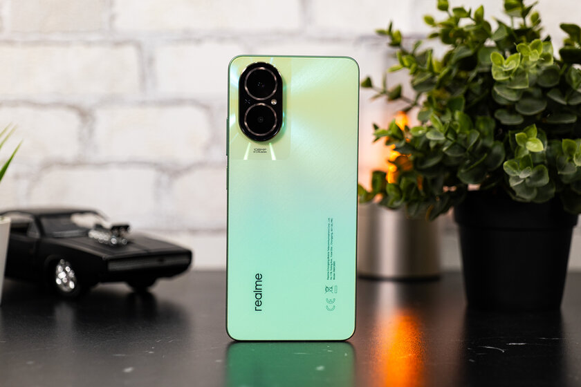 Рейтинг лучших смартфонов до 15000 рублей: какой купить в 2024 — 4. realme C67 4G (6/128 ГБ). 1