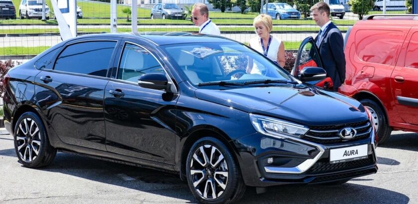 В России стартовала серийная сборка LADA Aura: автомобиль создали на базе Vesta