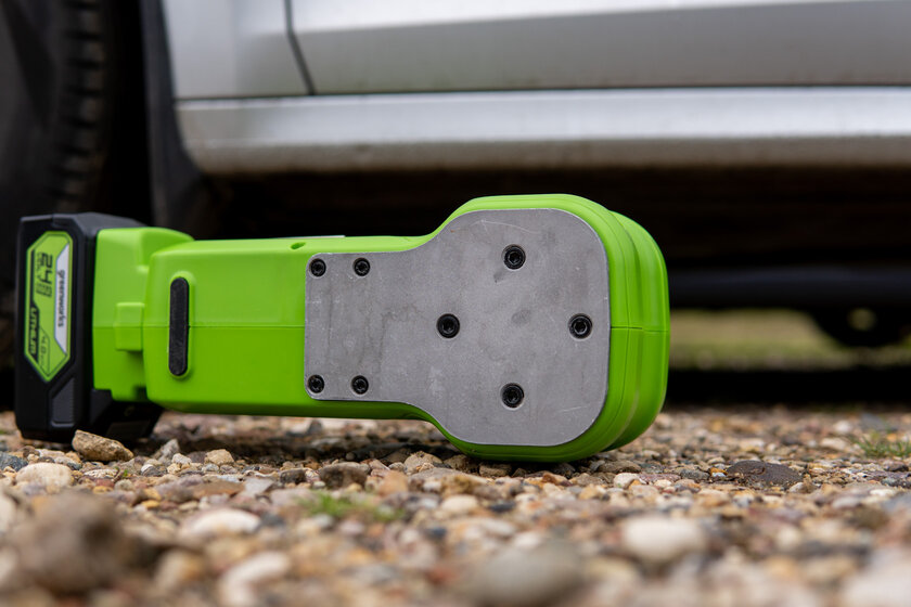 Обзор Greenworks G24JACK: меняем колёса быстро и без усилий с гидравлическим домкратом — Внешний вид. 2
