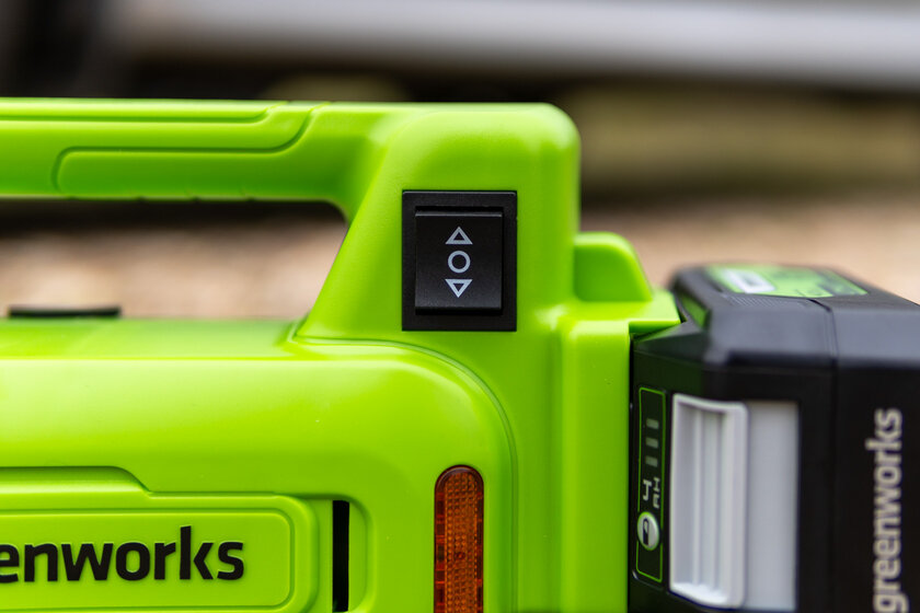 Обзор Greenworks G24JACK: меняем колёса быстро и без усилий с гидравлическим домкратом — Внешний вид. 5