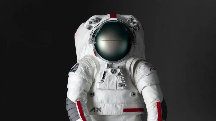 Prada показала скафандр, в котором астронавты NASA высадятся на Луну в 2026 году