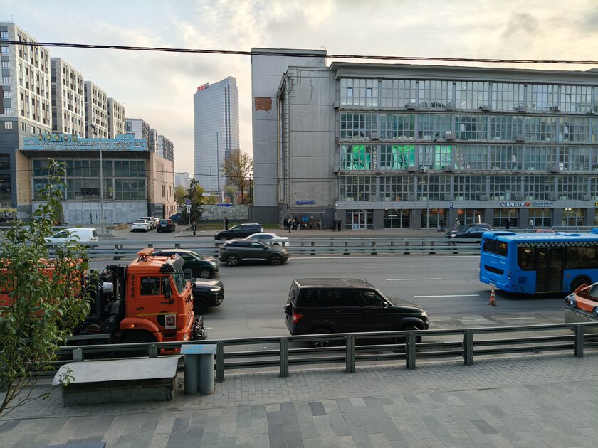 Когда платишь за средняк, а получаешь топ. Обзор realme 13+ 5G — Камеры. 9