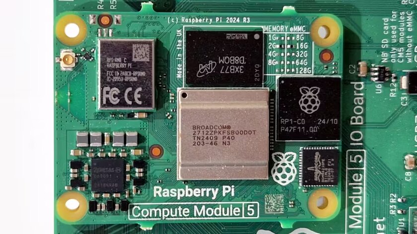 Новый Raspberry Pi заметили на выставке. Это более компактный вариант 5-го поколения