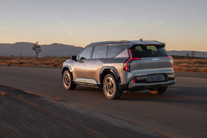 Kia представила электрокар EV9 GT с фейковой коробкой переключения передач