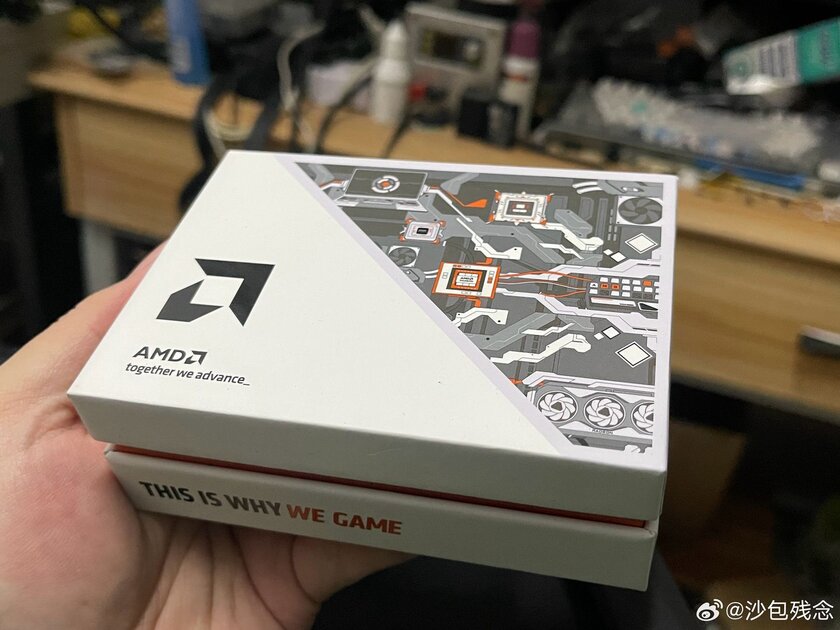 Такое берём: появились фото набора Ryzen 7 9800X3D с цепочкой, подвеской и худи