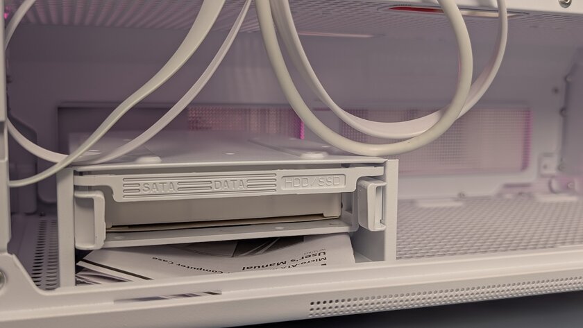 Обзор Zalman P10 White: обилие стекла, продуманный каркас и море места — Шасси. 2