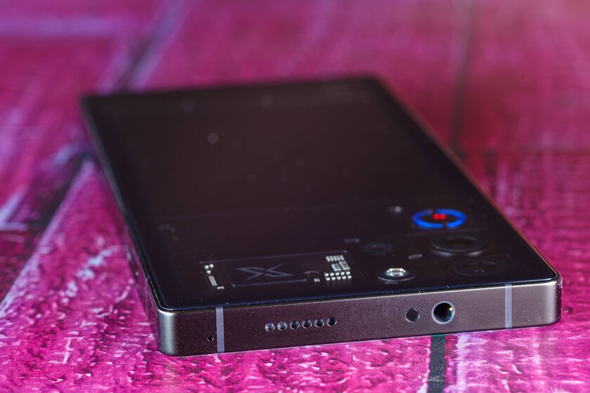 Обзор Red Magic 10 Pro: редкость, когда игровой смартфон выходит удачным и как обычный телефон — Дизайн. 10