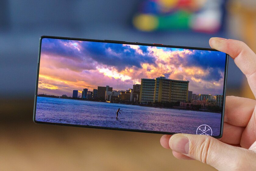 Обзор Red Magic 10 Pro: редкость, когда игровой смартфон выходит удачным и как обычный телефон — Дисплей. 1