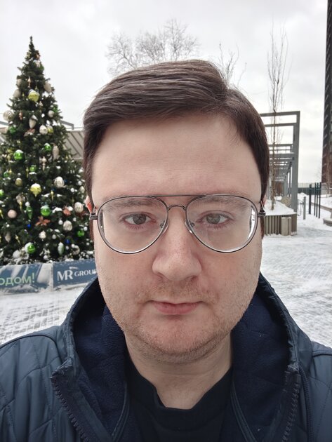 Это какой-то невозможный смартфон: 144 Гц, SD 8 Elite, 1440p — а он не разряжается! Обзор iQOO 13